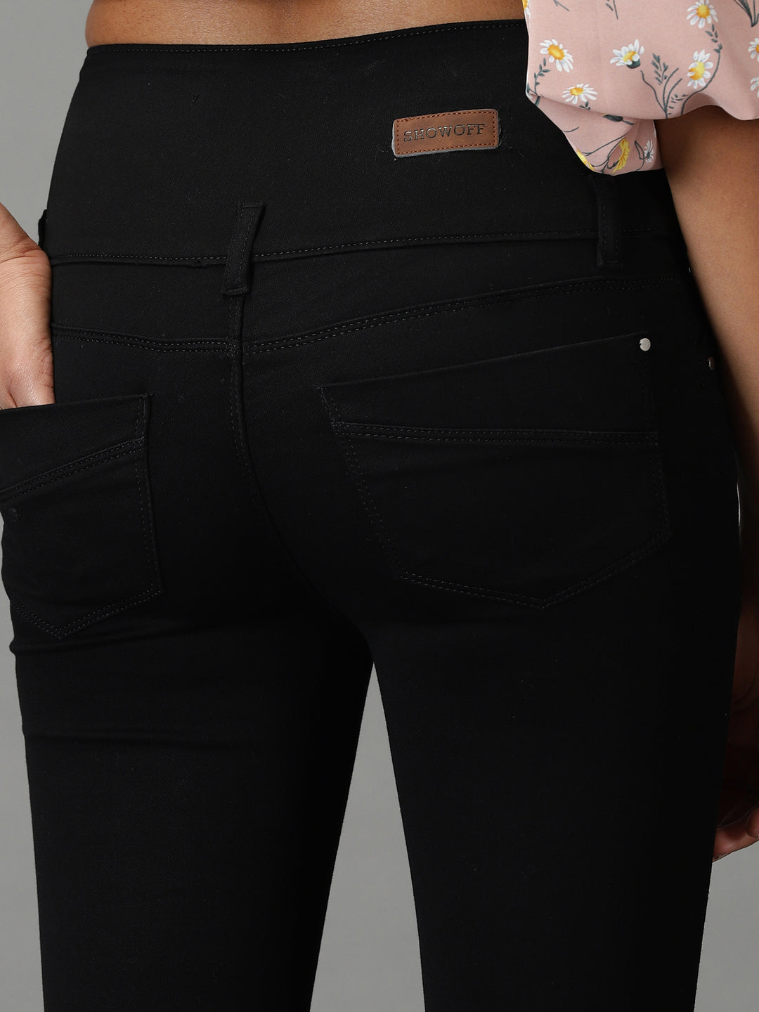 Women's Black Slim Fit High-Rise Stretchable Cropped Jeans